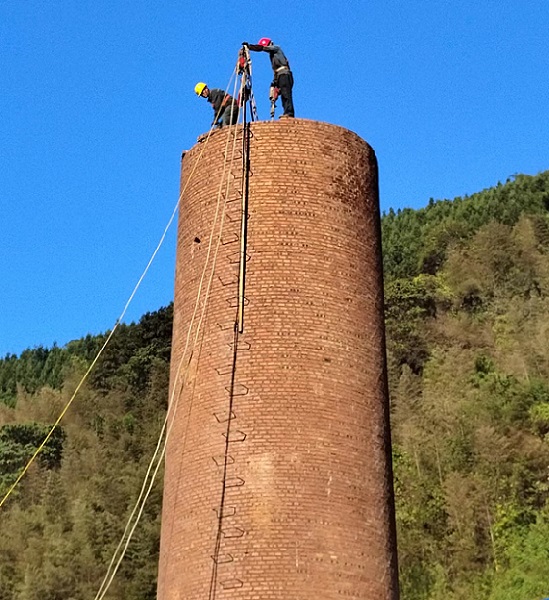 高空拆除公司:我們在行動,安全環(huán)保,一步到位！